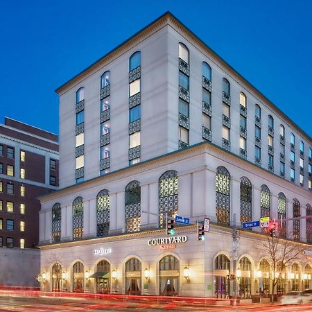 Готель Courtyard By Marriott Stamford Downtown Екстер'єр фото