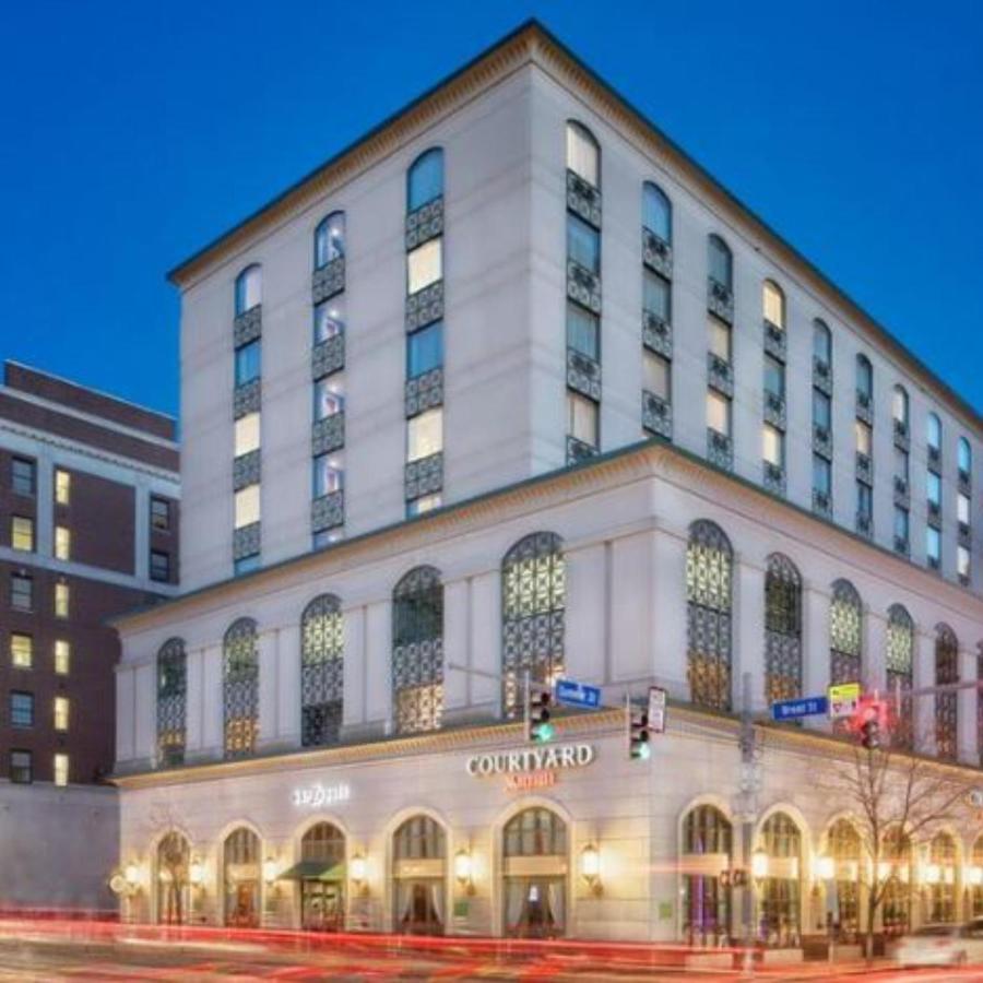 Готель Courtyard By Marriott Stamford Downtown Екстер'єр фото