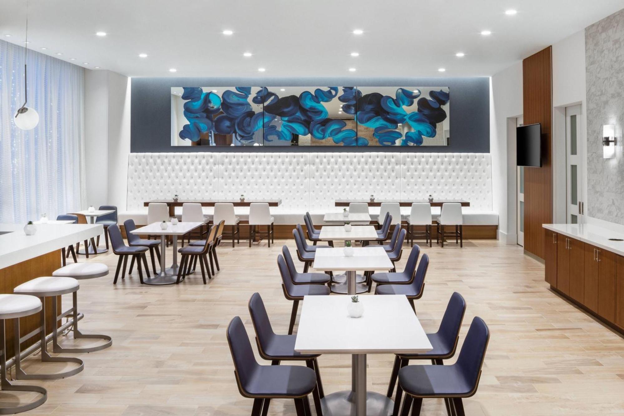Готель Courtyard By Marriott Stamford Downtown Екстер'єр фото